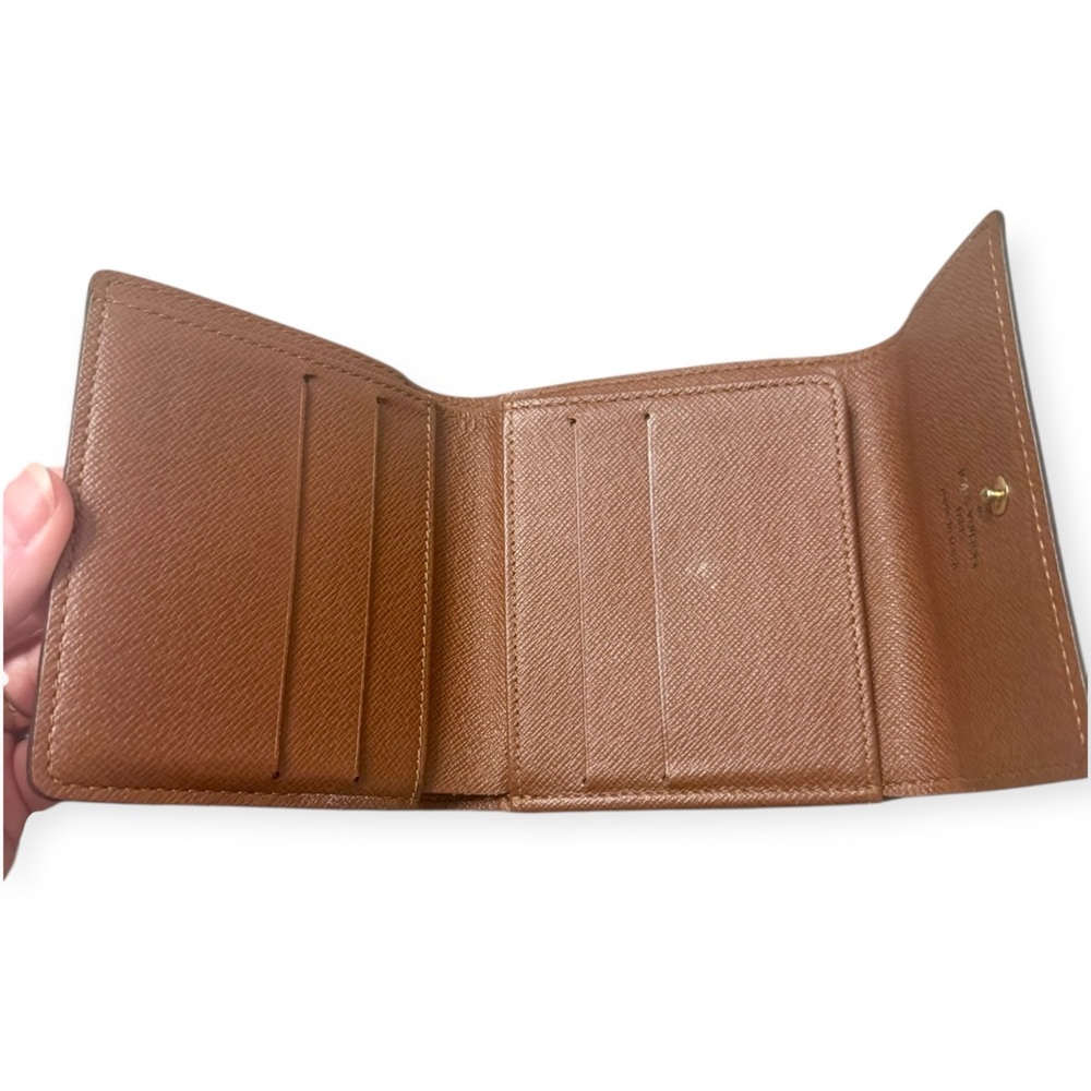 LOUIS VUITTON 2004 Vintage Monogram Elise Wallet - Picture 4 of 16